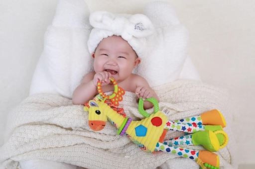 沂南三个月宝宝正确抱姿 沂南三个月宝宝正确抱姿